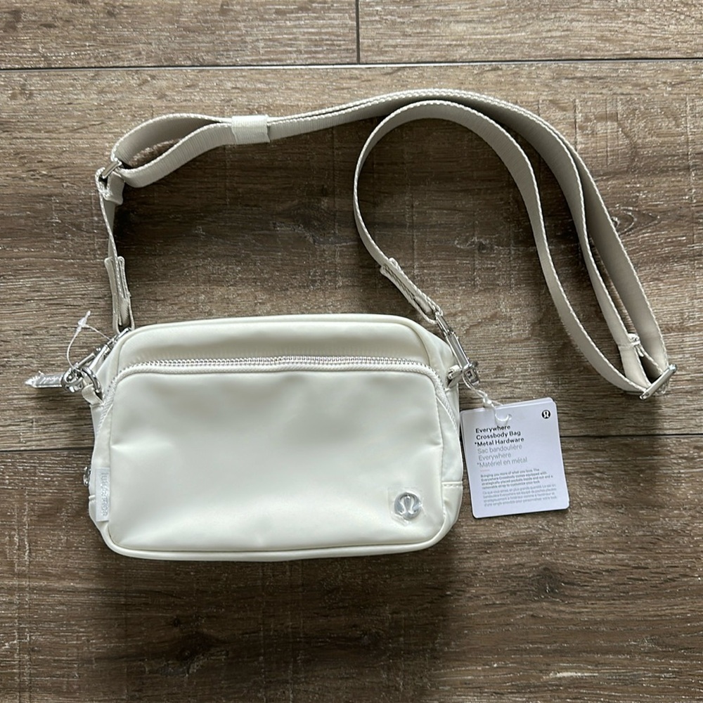 Lululemon Everywhere Crossbody Bag